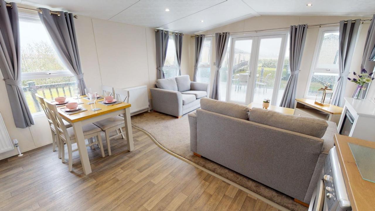 Brackenborough Lakes Resort Louth  Extérieur photo